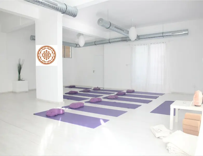 Sunday morning yoga at Vedanta Yoga Centre