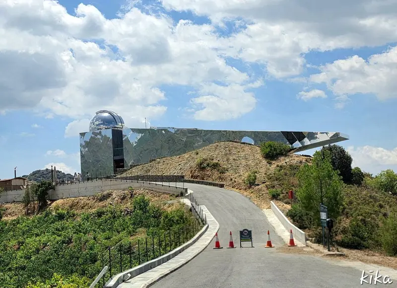ΠΕΖΟΠΟΡΙΑ ΚΑΙ ΕΠΙΣΚΕΨΗ ΣΤΟ ΑΣΤΕΡΟΣΚΟΠΕΙΟ ΤΡΟΟΔΟΥΣ ΤΟ ΠΑΡΑΘΥΡΟ ΤΗΣ ΚΥΠΡΟΥ ΣΤΟ ΚΟΣΜΟ